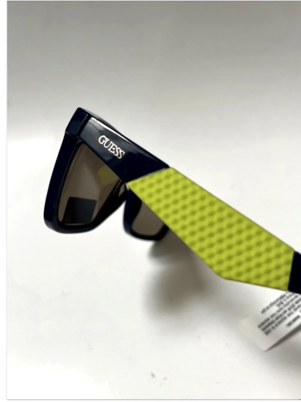 New GUESS Classic Sunglasses GO00067 Acetate Navy Blue Iridescent Lens Green